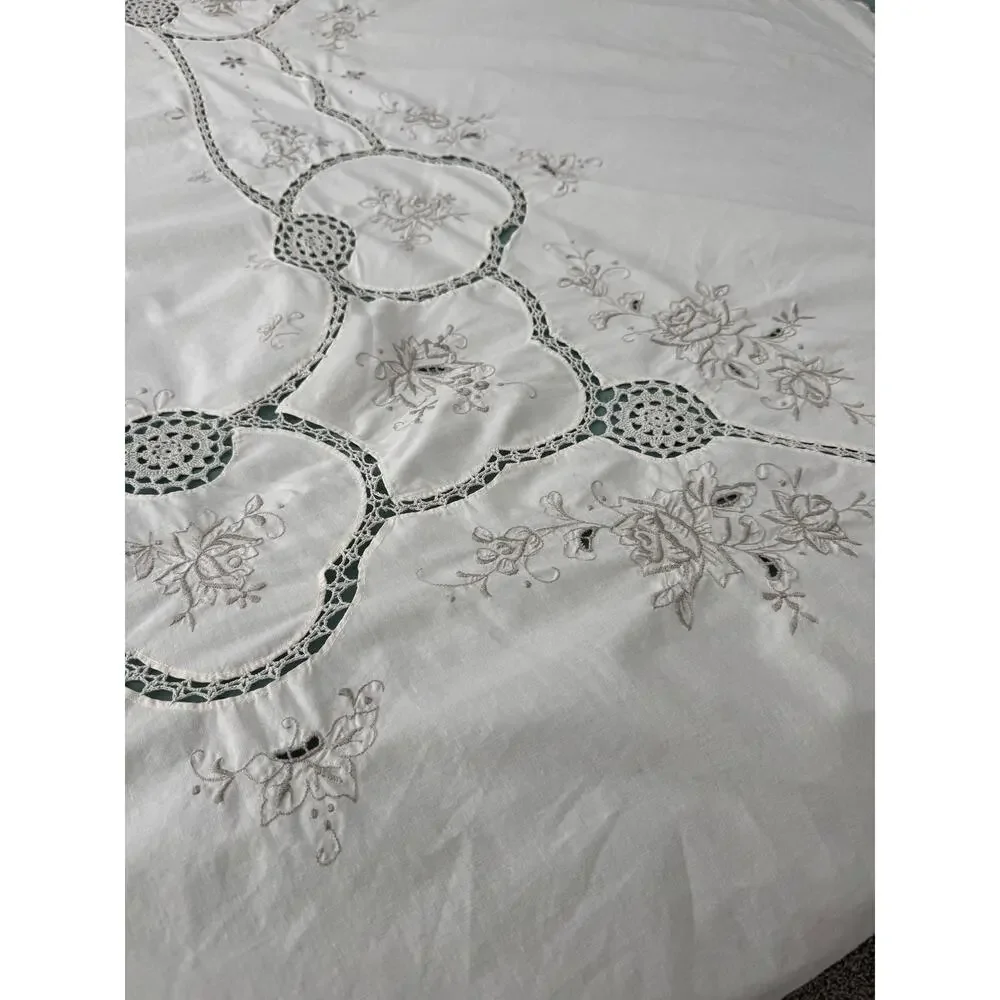 Vintage 98x65 Hand Embroidered Cutwork Lace Tablecloth White Floral Rectangular